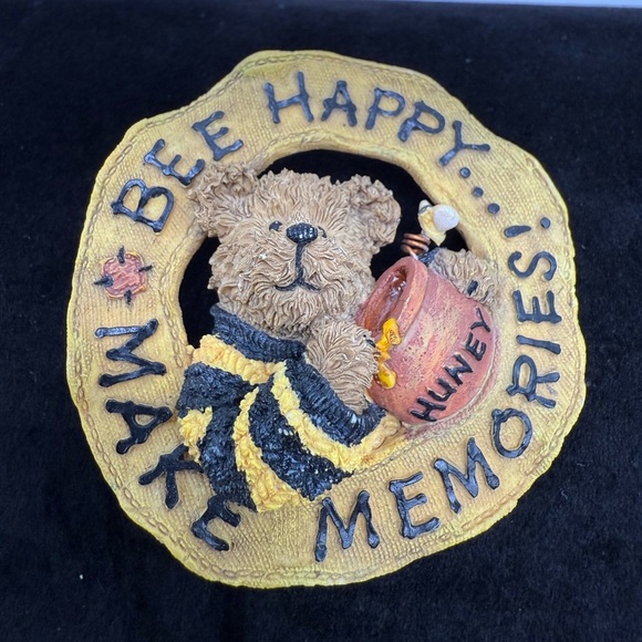 Collectibe Brooch Pin Boyds Bears Honey Bear "Bee Happy Make Memories" - Picture 1 of 3